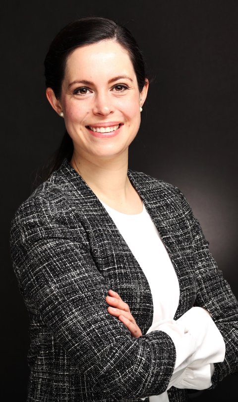 Portrait photo of Nadine Veronique Dicht