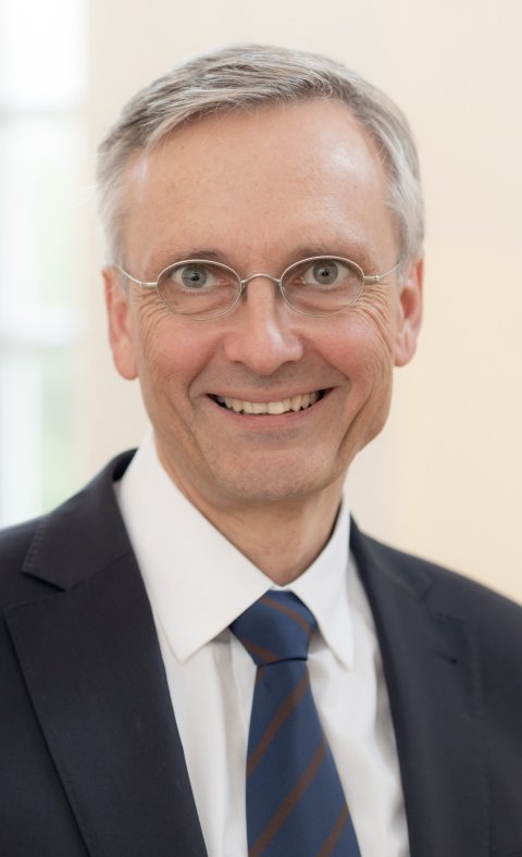 Portraitfoto von Prof. Dr. Dr. Christoph Lange