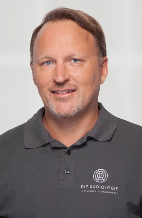 Portraitfoto von Prof. Dr. Tobias Saam