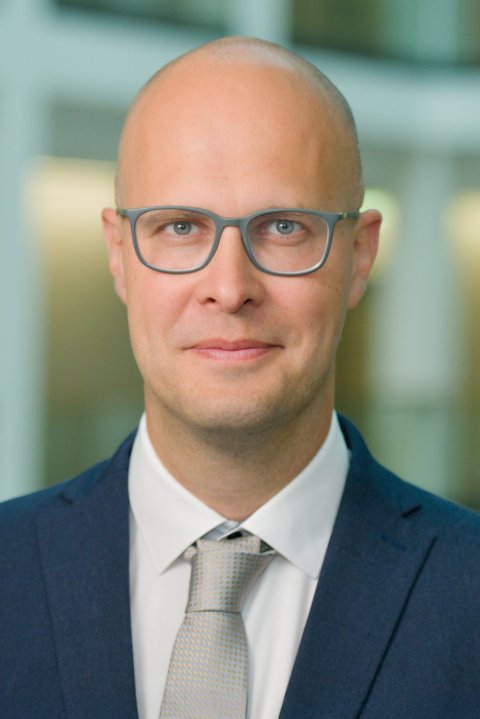 Portraitfoto von Dominik Modest