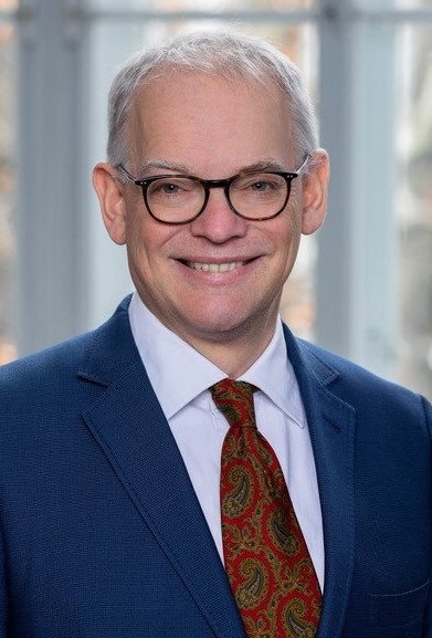 Portrait photo of Lukas Kenner