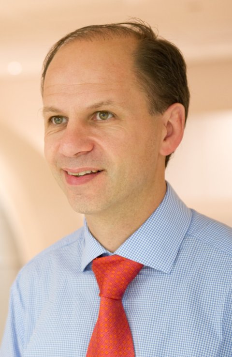 Portrait photo of Prof. Colin Berry