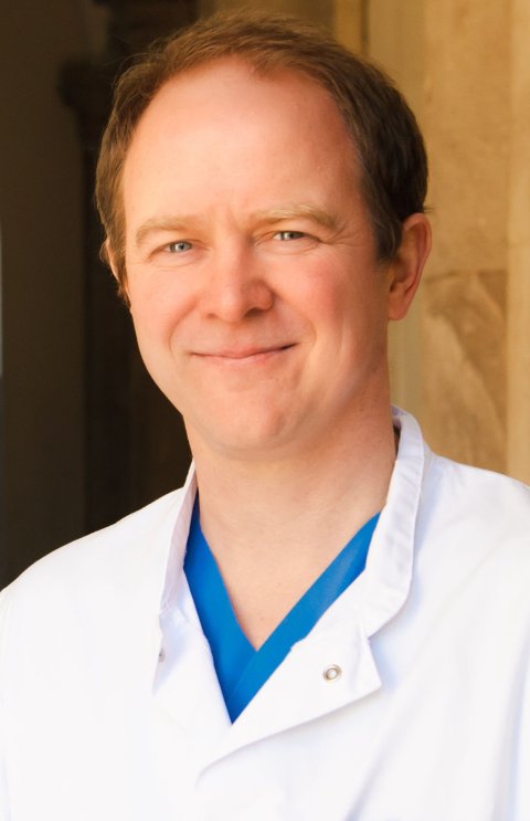 Portraitfoto von Prof. Felix Schönrath