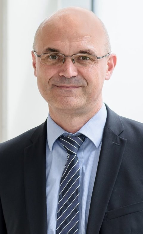 Portraitfoto von Prof. Dr. Dirk Vordermark