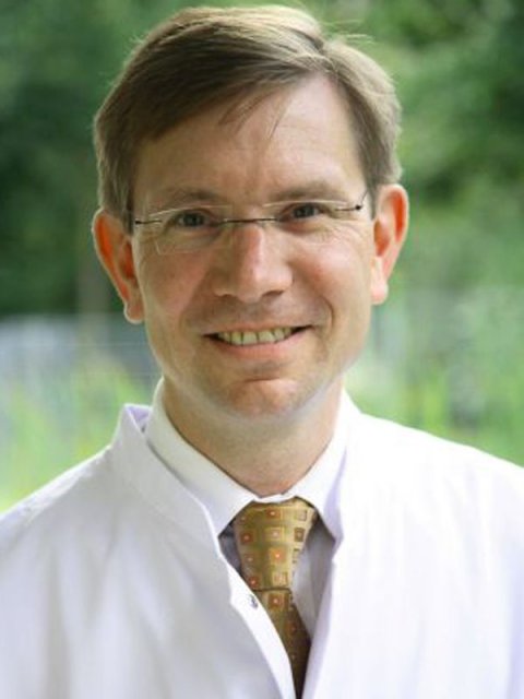 Portraitfoto von Prof. Thomas Platz