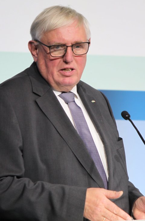 Portraitfoto von Karl Josef Laumann