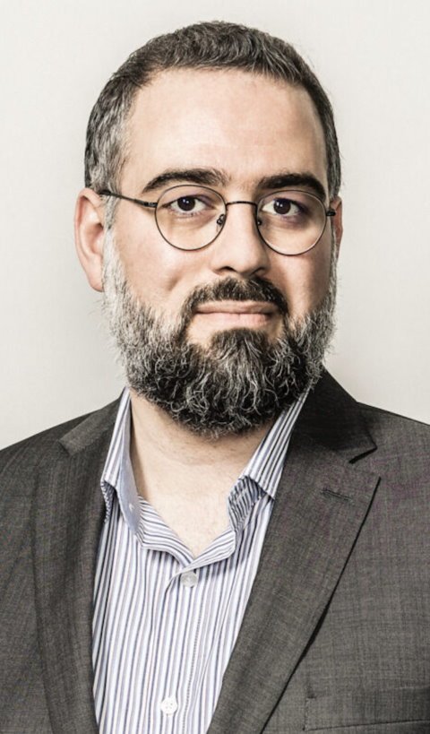 Portrait photo of Prof. Ali Sadeghi Naini