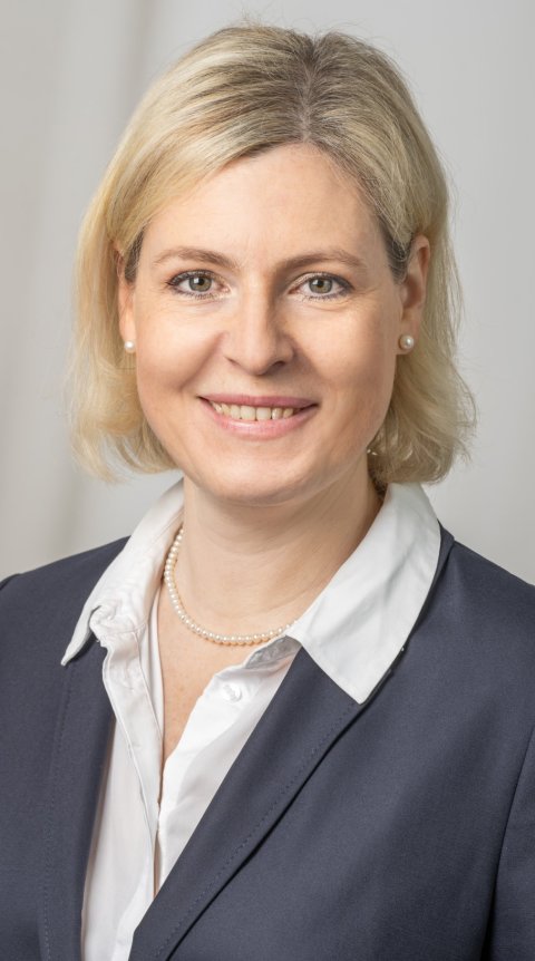 Portraitfoto von Prof. Dr. Julia Weinmann-Menke