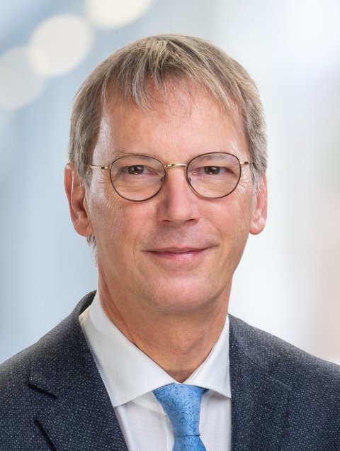 Portraitfoto von Prof. Hans-Georg Kräusslich