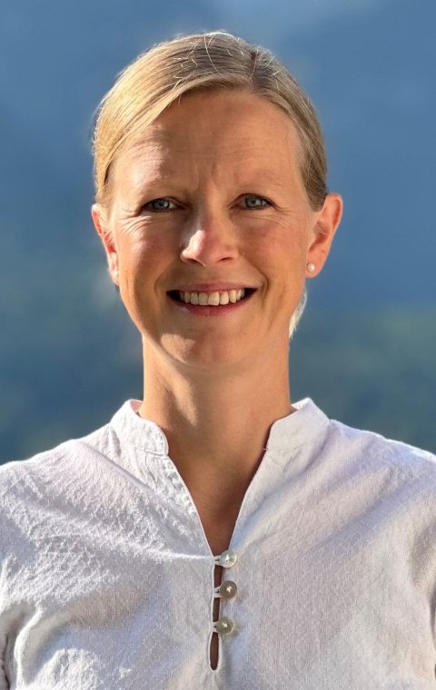 Portraitfoto von Dr. Inga Jarosch
