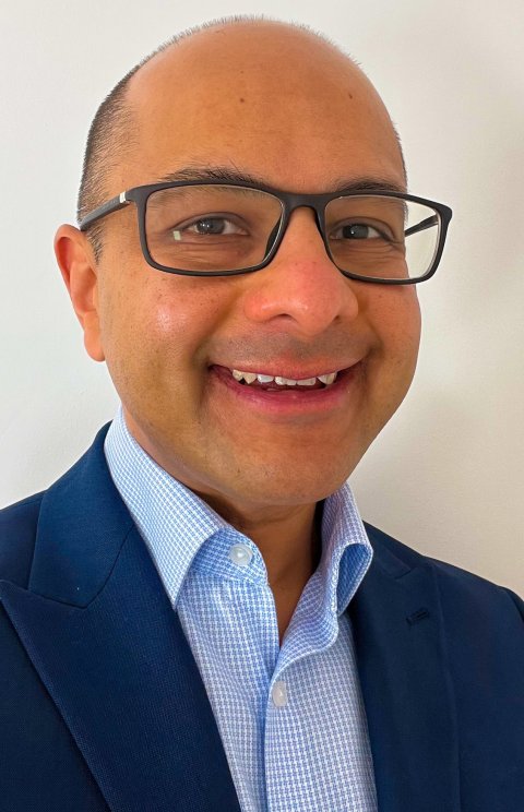 Portrait photo of Dr Vikas Shah