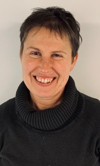 Portrait photo of Evelyne Fournier