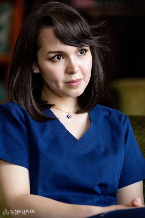 Portrait photo of Dr Sarolta H. Trinh