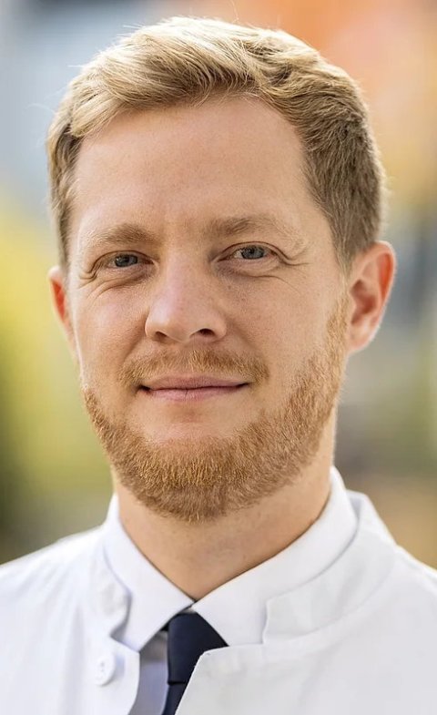 Portraitfoto von Prof. Florian Rosar