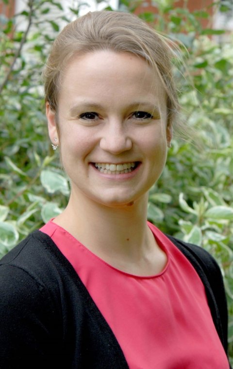 Portrait photo of Dr Eva Krockow
