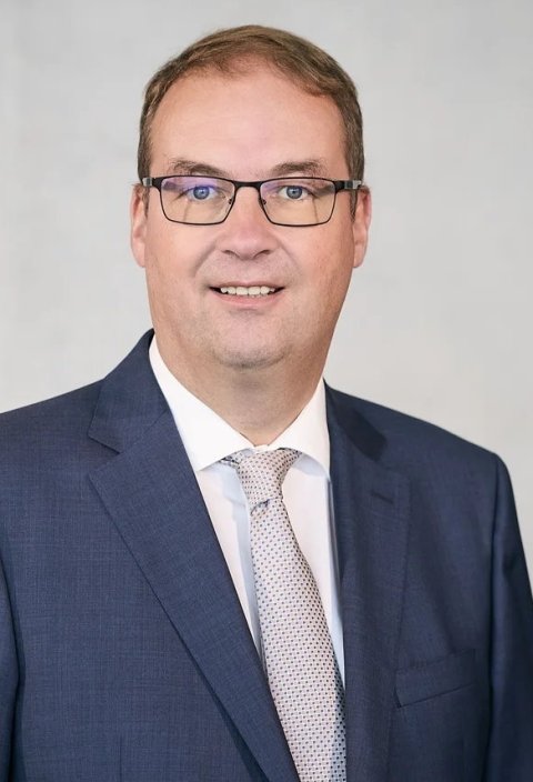 Portraitfoto vonProf. Dr. Gert Naumann
