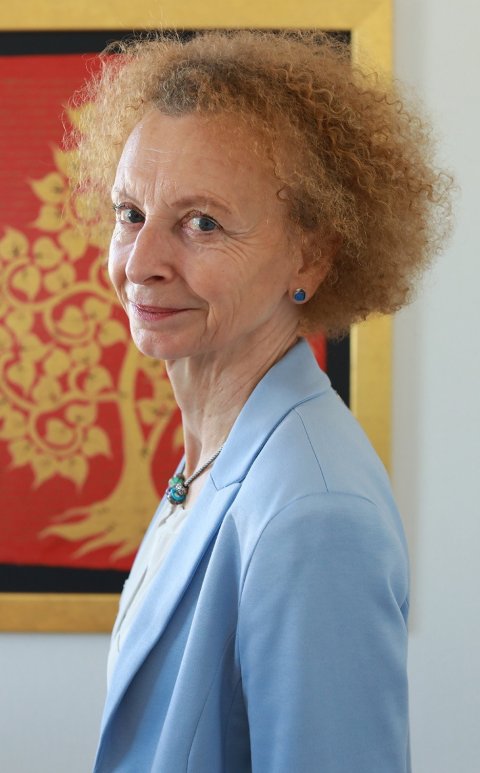 Portraitfoto von Prof. Lisa Wiesmüller
