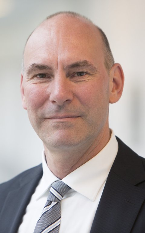 Portraitfoto von Prof. Florian Lordick