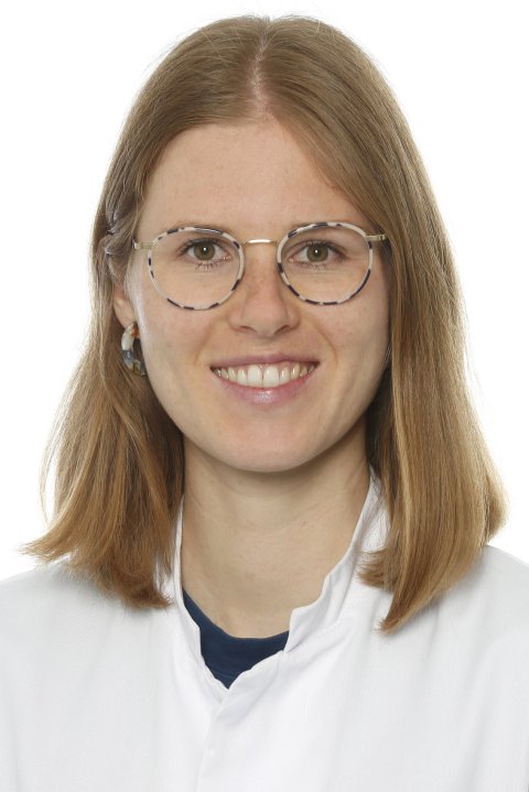 Portraitfoto von Dr. Anneke Lügering