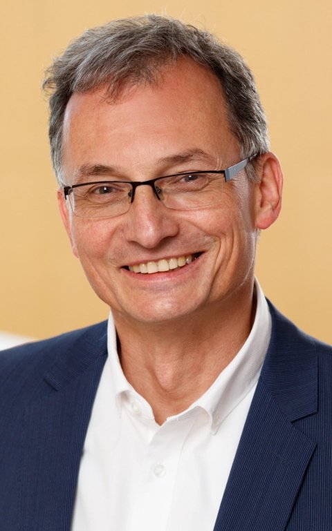 portrait photo of Mathias Prokop