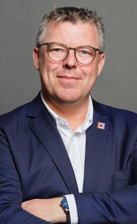 Portraitfoto von Prof. Dr. Jan-Thorsten Gräsner
