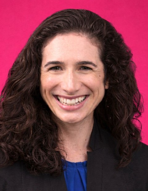 Portrait photo of Jennifer Sumner