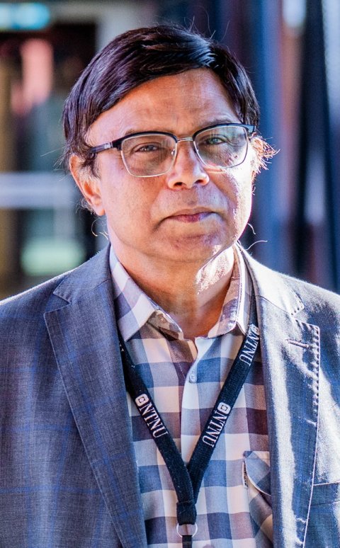 Portrait photo of Alok Mishra