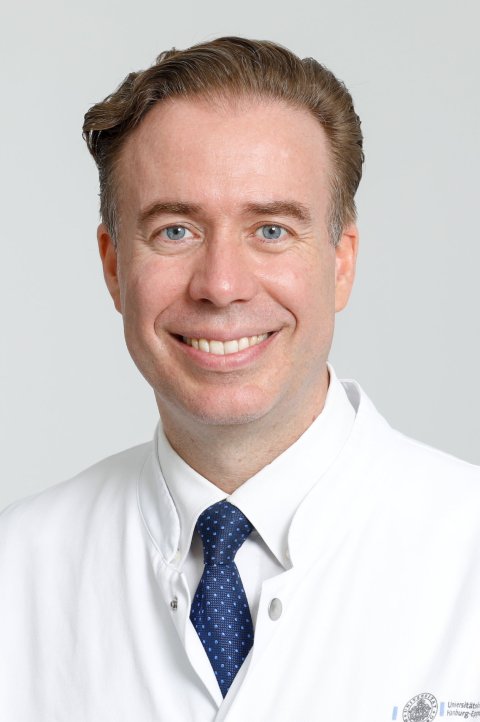 Portraitfoto von Prof. Dr. Christoffer Gebhardt